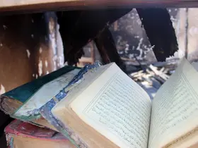 Evi yandı, çatısı çöktü, Kur’an-ı Kerim’ler sapasağlam kaldı
