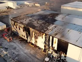 Fabrika yangını büyümeden söndürüldü
