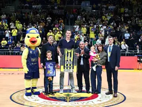 Fenerbahçe’de Jan Vesely için veda seremonisi düzenlendi

