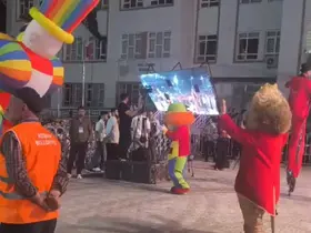 Festivalde 5 kişinin yaralanmasına neden olan led ekranın devrilme anının görüntüsü ortaya çıktı
