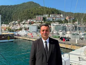 Fethiye’de şehit denizciler anısına denize çelenk bırakıldı
