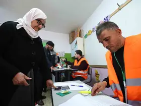 Filistin’de yıllar sonra yapılan seçimlerde "Abbas" üstünlüğü
