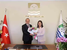 Foça’yı ziyaret eden Kırkpınar: "Birikmiş sorunları el ele vererek çözeceğiz"
