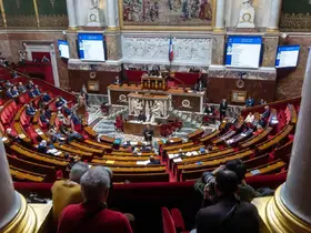 Fransa’da Lecornu hükümetine yönelik iki gensoru önergesi reddedildi
