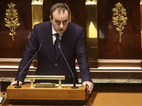 Fransa’da tartışmalı emeklilik reformu askıya alınacak
