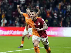 Galatasaray, Abdülkerim Bardakcı ve Kaan Ayhan ile sözleşme yeniledi

