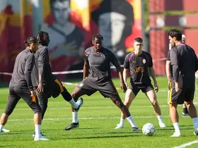 Galatasaray, Barcelona maçı hazırlıklarına başladı
