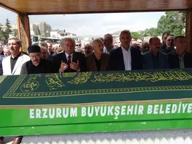 Gazeteci Öztürk Akkök dualarla uğurlandı

