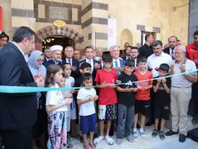 Gaziantep’te depremde hasar gören tarihi Bostancı Camii yeniden ibadete açıldı

