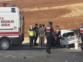 Gaziantep’te iki araç kafa kafaya çarpıştı: 2 ölü, 4 yaralı
