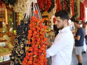 Gaziantep’te kurutmalık sebzeler tezgahlarda yerini aldı
