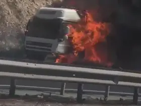 Gaziantep’te seyir halindeki tır alev alev yandı
