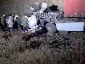 Gaziantep’te tır şarampole uçtu: Sürücü yaralandı
