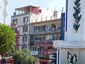 Gemlik’de pasajın çatısında yangın paniği
