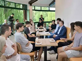 Gençler için yeni buluşma noktası: vatan kitap kafe açıldı

