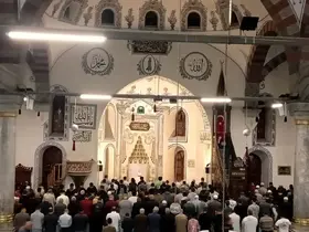 Gençler Mevlid-i Nebi Haftası’nda sabah namazında buluştu
