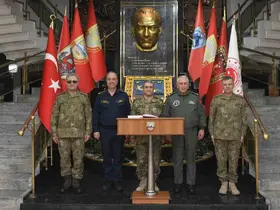Genelkurmay Başkanı Bayraktaroğlu, 3’üncü Ordu Komutanlığını ziyaret etti
