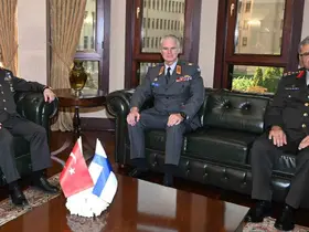 Genelkurmay Başkanı Bayraktaroğlu, Finlandiya Kara Kuvvetleri Komutanı Valimaki ile görüştü
