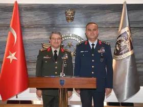 Genelkurmay Başkanı Orgeneral Bayraktaroğlu, Hava Kuvvetleri Komutanı Orgeneral Dalkıran ile görüştü

