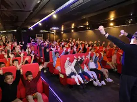 Gezen sinema tırı Kaynaşlı’da çocuklarla buluştu
