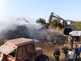 Gönen’de korkutan yangın: 90 ton saman kül oldu
