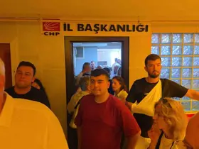 Görevden alınan CHP Samsun yönetimi il binasını boşalttı
