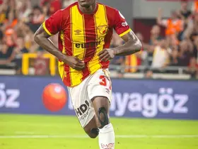 Göztepe’nin orta sahası Anthony Dennis ile Al-Jazira ilgileniyor
