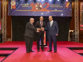 Gülpınar’a  "Yılın en başarılı belediye başkanı" ödülü
