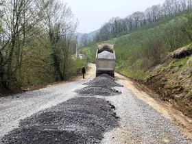 Gümüşova’da köy yolları yenileniyor
