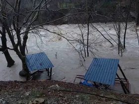 Gündoğmuş’ta sağanak, Uçansu Şelalesi’ni coşturdu
