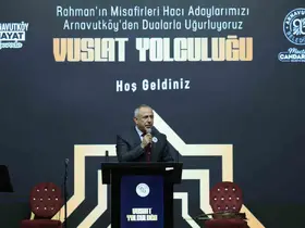 Hacı adayları, Arnavutköy’den dualarla uğurlandı

