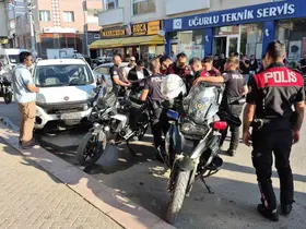 Hafif ticari aracın çarptığı motosikletli polis yaralandı
