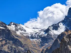 Hakkari’de yüksek kesimler beyaza büründü
