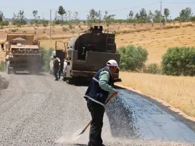 Haliliye kırsalında yollar sathi asfalt kaplamayla yenileniyor
