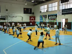 Haliliye yaz spor okullarında yüzlerce öğrenci eğitimini tamamladı
