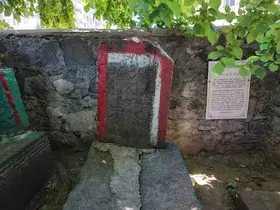 Halk arasında "Öksürük Baba" olarak biliniyor: Öksürüğü olan buraya koşuyor
