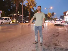 Halk otobüsünün açık kapısı bisikletliyi yere savurdu
