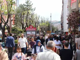 Hamamyolu’nda bahar yoğunluğu: İğne atsan yere düşmüyor
