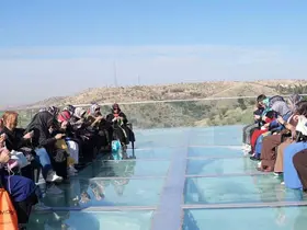 Harput Cam Seyir Terası’nda manzara eşliğinde örgü keyfi
