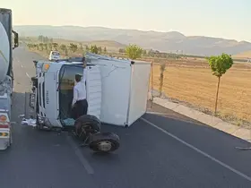 Hasankeyf’te kamyonet devrildi: 2 yaralı
