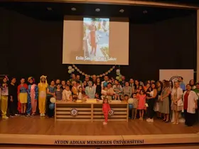 Hastanede tedavi gören çocuklara doğum günü sürprizi
