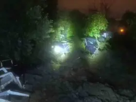 Hatay’da heyelan: Ev ve araç zarar gördü
