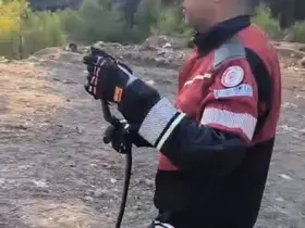 Hatay’da  yerleşim yerlerinde görülen yılanlar doğal yaşam alanına bırakıldı
