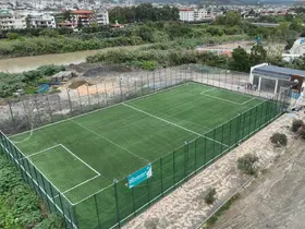 HBB, Tekebaşı’nda yağışlar nedeniyle zarar gören halı sahayı yenilendi
