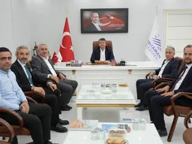Hizmet-İş Genel Başkanvekili Özdemir’den belediye işçilerine birlik çağrısı
