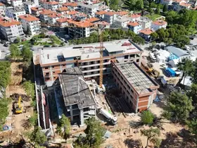 Huzurevi yeniden inşa ediliyor

