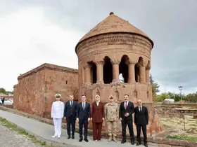 İçişleri Bakan Yardımcısı Kübra Güran Yiğitbaşı, Ahlat’ın tarihi mekanlarına ziyaret etti