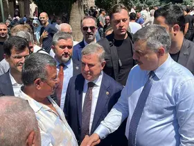 İçişleri Bakanı Çiftçi, cuma ve cenaze namazlarına katıldı
