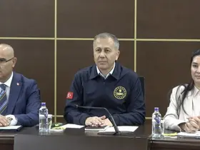 İçişleri Bakanı Yerlikaya Ağrı’da STK temsilcileriyle buluştu
