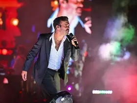İEF geceleri müzik ve kahkaha dolu
